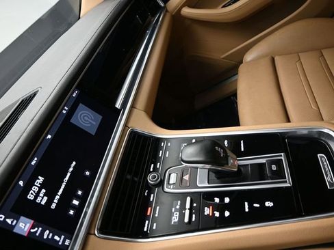Used 2019 Porsche Panamera 4 w/ Premium Package image 24