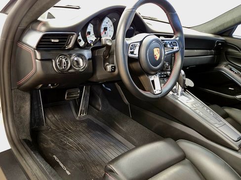 Used 2019 Porsche 911 Carrera 4 GTS image 40