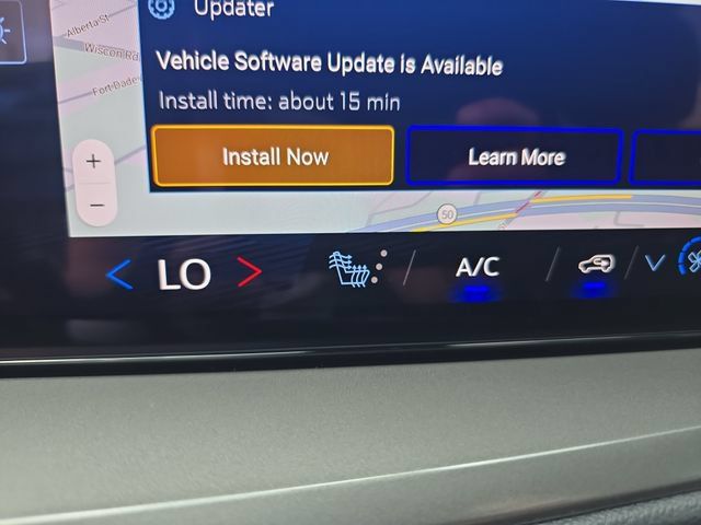 Certified 2026 Chevrolet Traverse LT FWD image 21