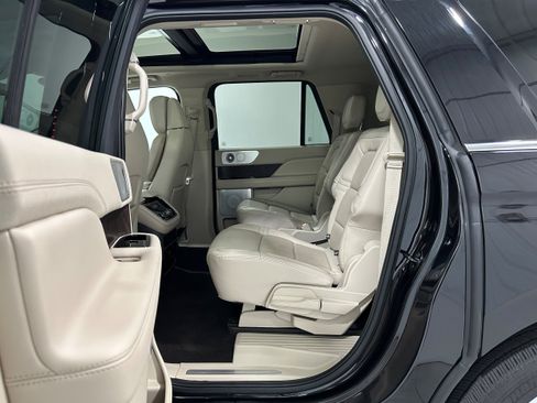 Used 2020 Lincoln Navigator L Reserve w/ Luxury Package AWD/4WD image 29
