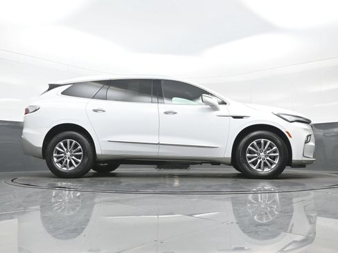 Used 2022 Buick Enclave Essence AWD/4WD image 34