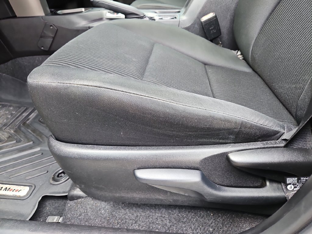 Used 2017 Toyota RAV4 LE FWD image 22