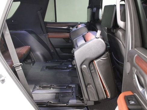 Used 2023 GMC Yukon Denali Ultimate image 50