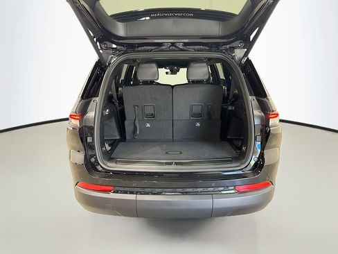 New 2025 Jeep Grand Cherokee L Laredo image 14