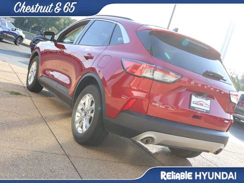 Used 2020 Ford Escape SE FWD image 4