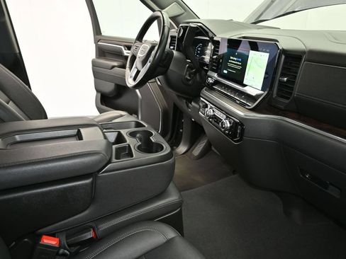 Used 2025 GMC Sierra 1500 SLT AWD/4WD image 11