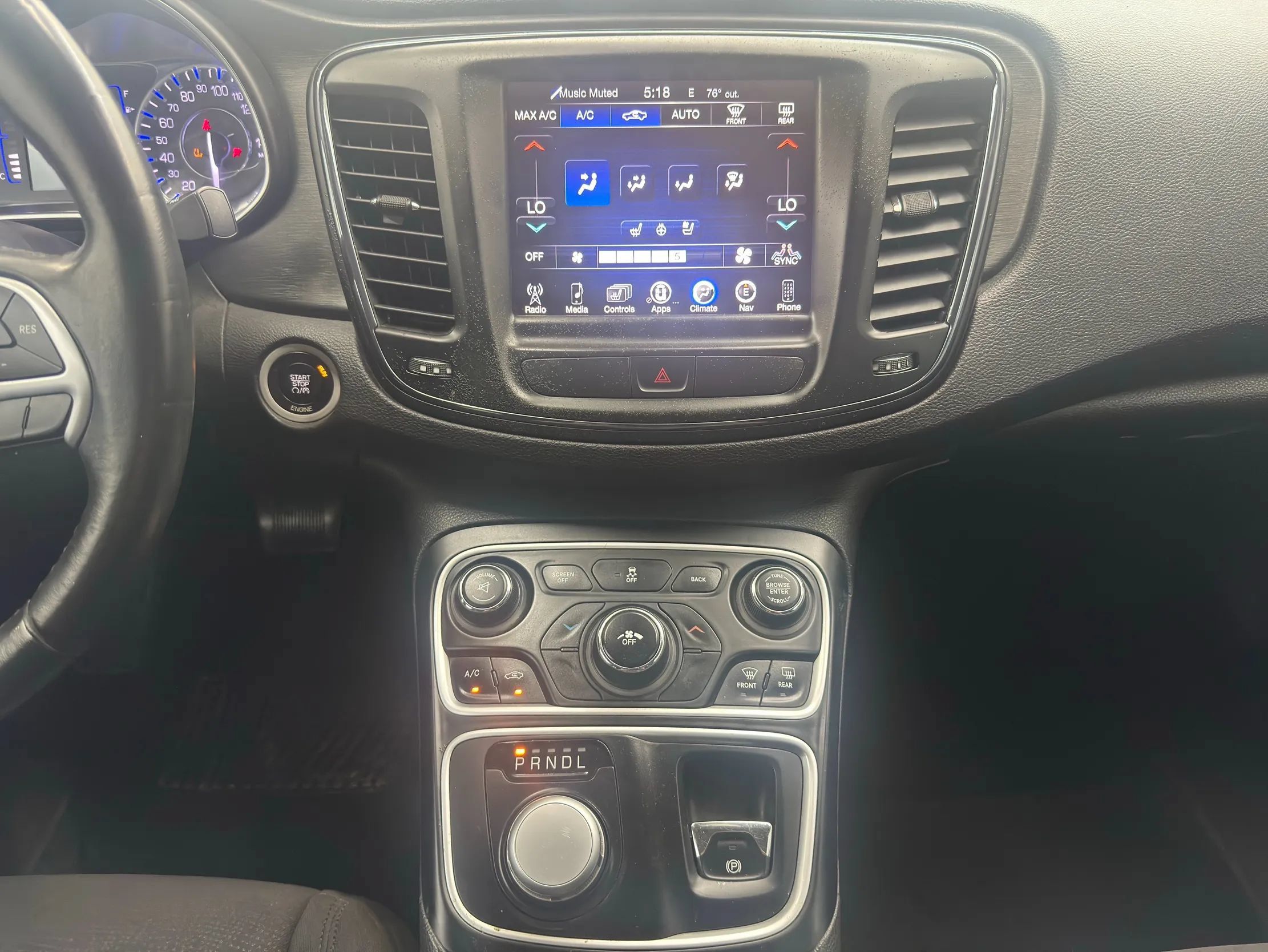 Used 2015 Chrysler 200 Limited w/ Convenience Group FWD image 17