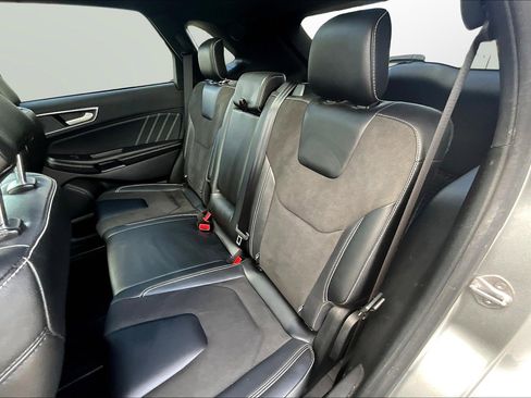 Used 2022 Ford Edge ST w/ Equipment Group 401A image 18