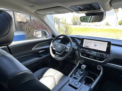 Used 2026 Toyota Grand Highlander AWD Hybrid image 31