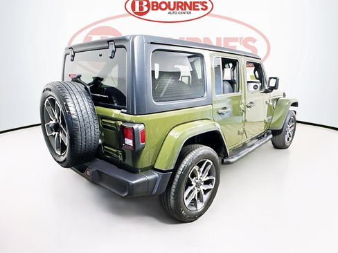 Used 2024 Jeep Wrangler Unlimited w/ Convenience Group AWD/4WD image 9
