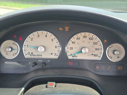 Used 2005 Ford Thunderbird RWD image 22
