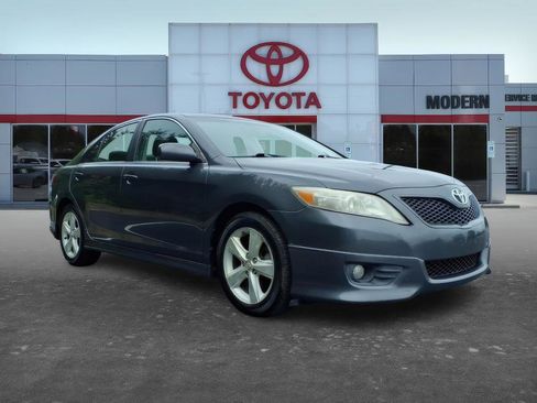Used 2011 Toyota Camry SE w/ Sport Leather Pkg FWD image 8