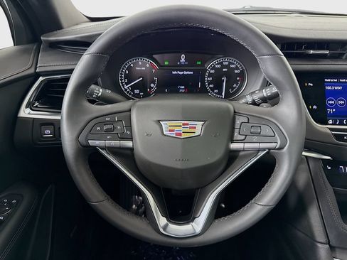 Used 2025 Cadillac XT6 Luxury FWD image 13