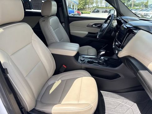Used 2023 Chevrolet Traverse Premier FWD image 30