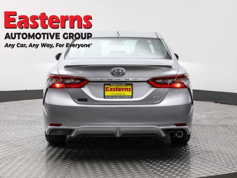 Used 2022 Toyota Camry SE image 6