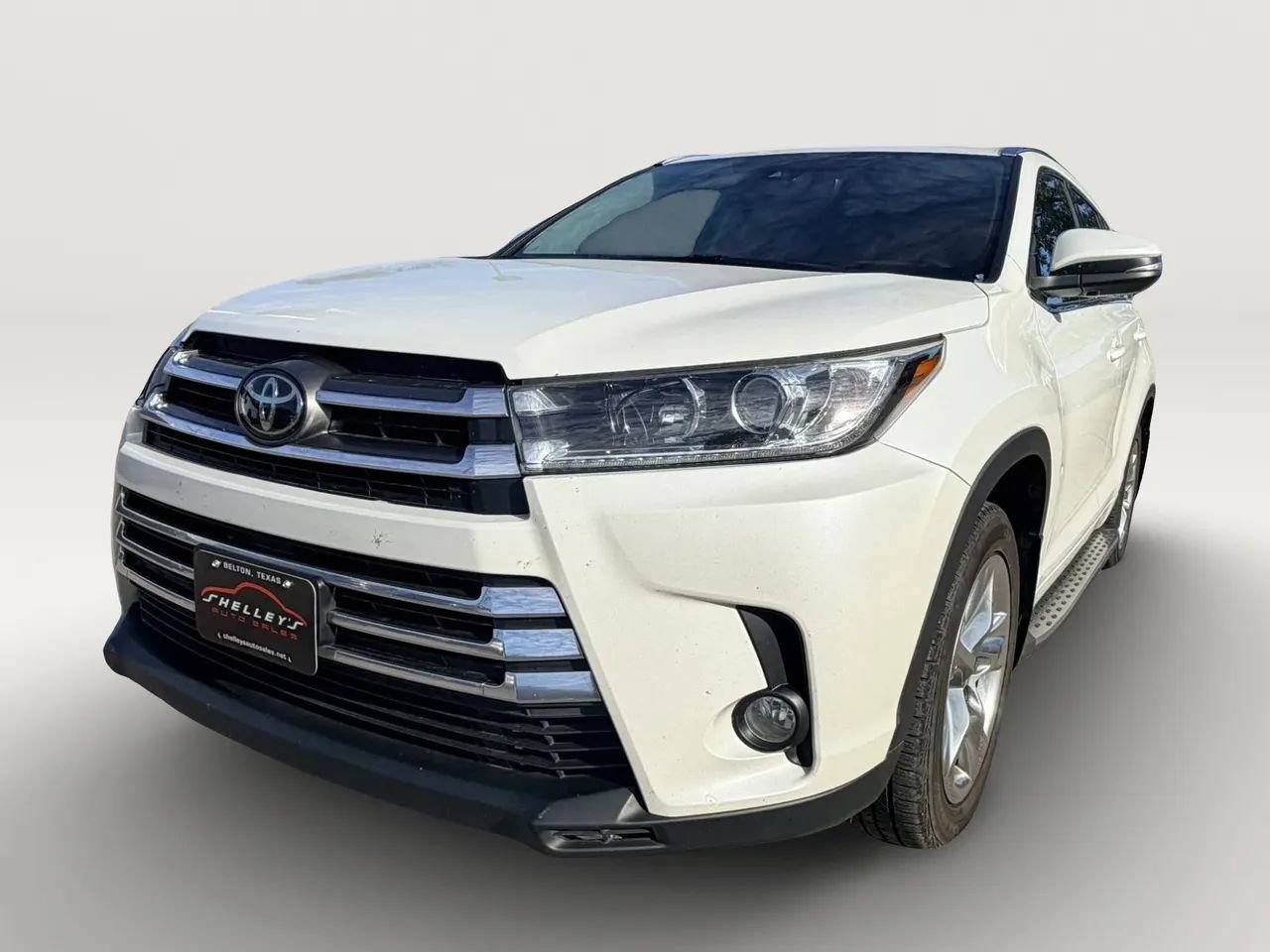 Used 2018 Toyota Highlander Limited FWD image 2