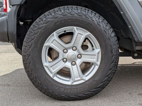 Certified 2022 Jeep Wrangler Unlimited Sport w/ Sun And Sound Package image 28