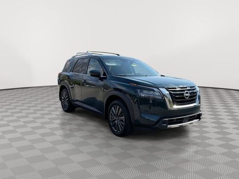 Certified 2025 Nissan Pathfinder SL w/ SL Premium Package FWD image 2