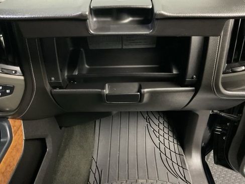 Certified 2017 Chevrolet Silverado 1500 High Country image 29