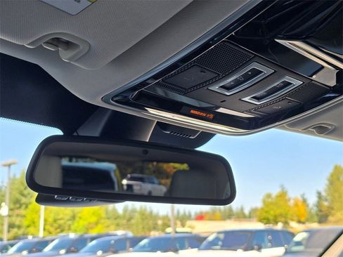 Used 2016 Land Rover Range Rover HSE image 18