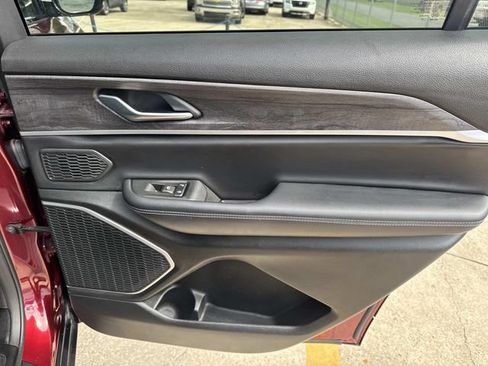 Used 2021 Jeep Grand Cherokee L Limited AWD/4WD image 26