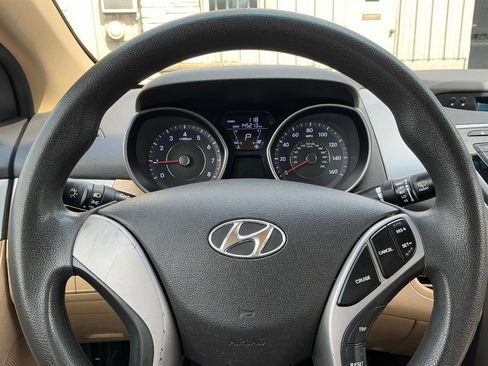 Used 2013 Hyundai Elantra GLS image 21