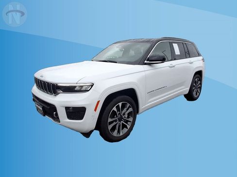 Certified 2024 Jeep Grand Cherokee Overland AWD/4WD image 4