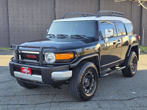 Used 2009 Toyota FJ Cruiser Base 4x4 4dr SUV 5A image 14