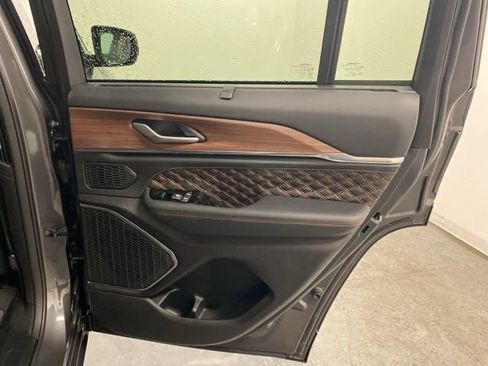 Used 2023 Jeep Grand Cherokee Summit w/ Luxury Tech Group V image 30