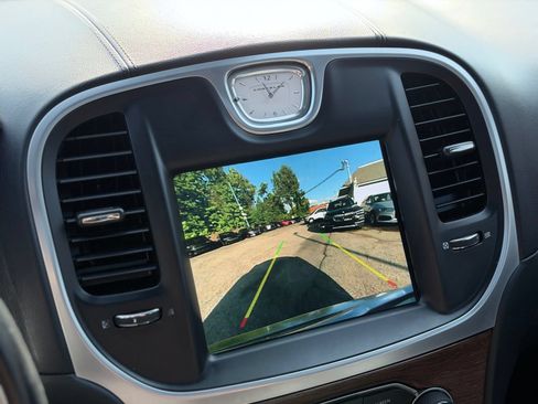 Used 2018 Chrysler 300 C w/ Safetytec Plus Group RWD image 39