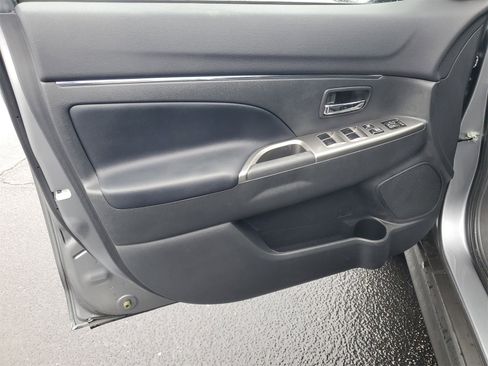 Used 2023 Mitsubishi Outlander Sport SE image 8