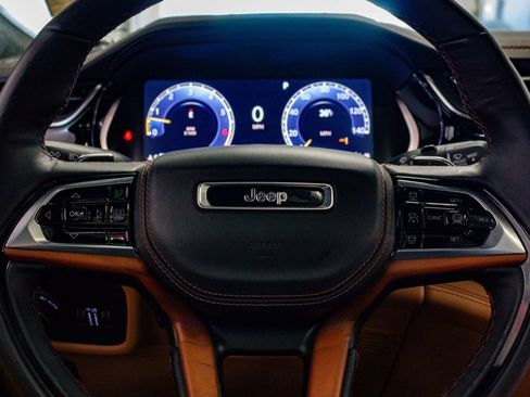 Used 2024 Jeep Grand Cherokee L Summit image 15