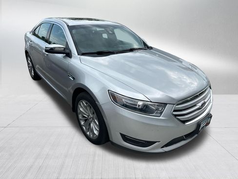 Used 2019 Ford Taurus Limited FWD image 3