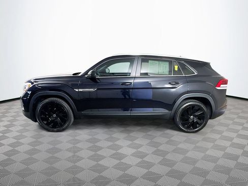Used 2024 Volkswagen Atlas Cross Sport SE w/ Panoramic Sunroof Package FWD image 8
