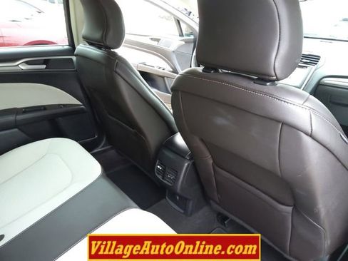 Used 2019 Ford Fusion SE w/ Equipment Group 151A image 34
