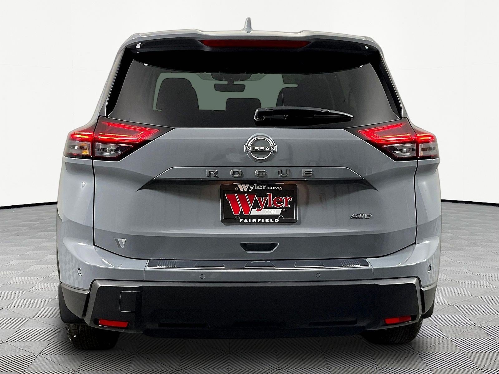 Used 2026 Nissan Rogue SV AWD/4WD image 5