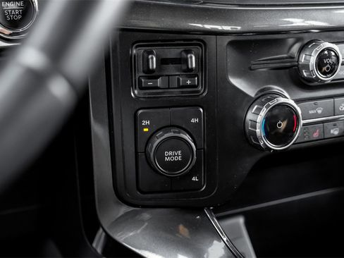 Used 2022 Ford F150 XLT w/ Equipment Group 302A High image 25