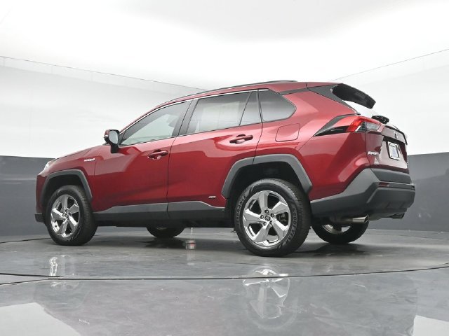 Used 2021 Toyota RAV4 XLE Premium AWD/4WD image 35