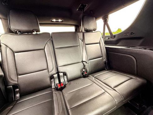 Used 2025 Chevrolet Suburban High Country image 36