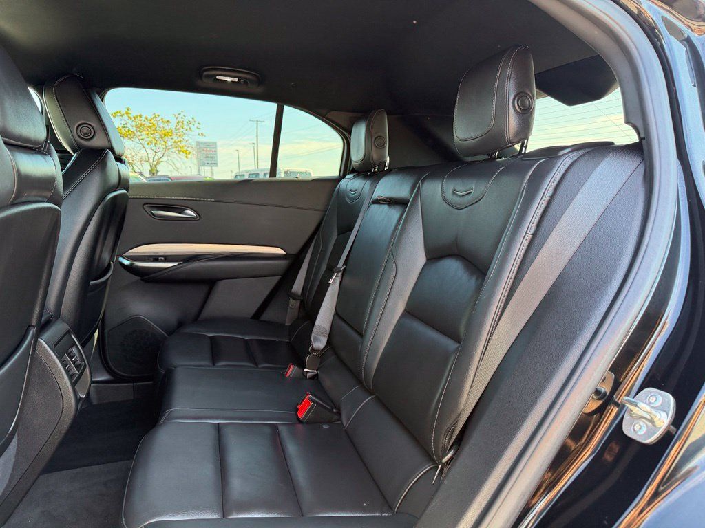 Used 2025 Cadillac XT4 Premium Luxury FWD image 29