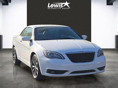 Used 2014 Chrysler 200 S FWD image 6