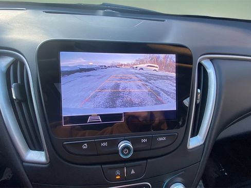 Used 2022 Chevrolet Malibu LT w/ Leather Package image 15