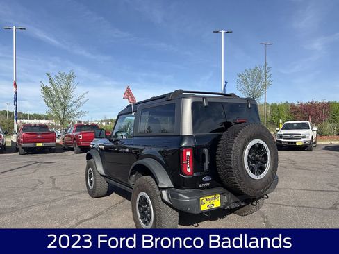 Used 2023 Ford Bronco Badlands AWD/4WD image 9