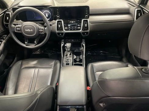 Used 2023 Kia Sorento SX image 2