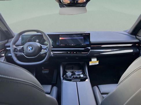 Used 2026 BMW 530i w/ Premium Package image 7