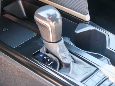 Used 2025 Toyota Camry SE FWD image 22