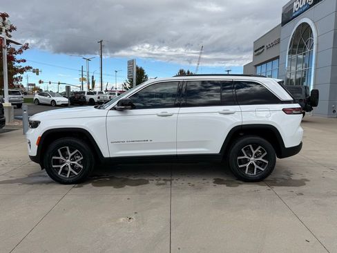 New 2025 Jeep Grand Cherokee Limited w/ Trailer Tow Package image 11