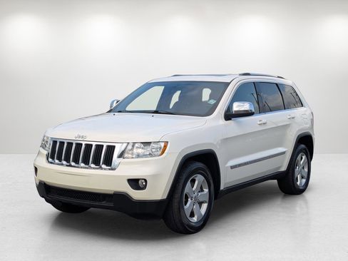 Used 2011 Jeep Grand Cherokee Laredo image 1
