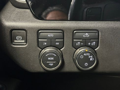 Certified 2023 Chevrolet Silverado 1500 LT image 10