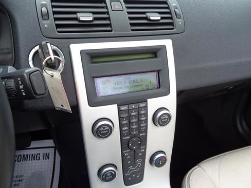Used 2011 Volvo C70 T5 w/ Convenience Pkg image 31